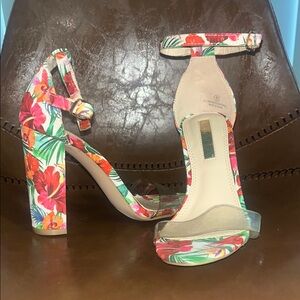 Floral Women's Heels Sz: 6